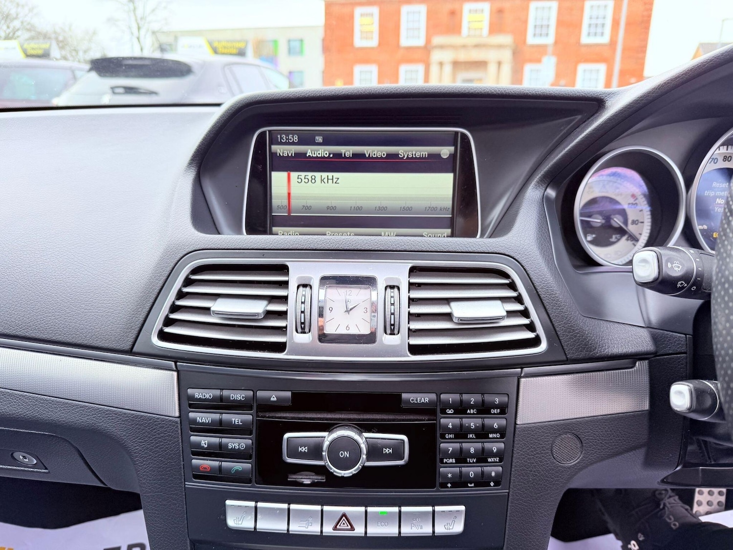 Used Mercedes-Benz E Class 2015 for sale - 77254768: Photo 34