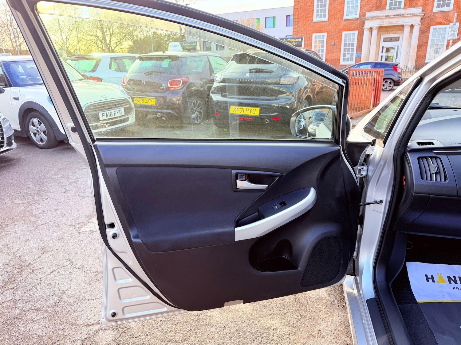 Used Toyota Prius 2020 for sale - 77074313: Photo 41