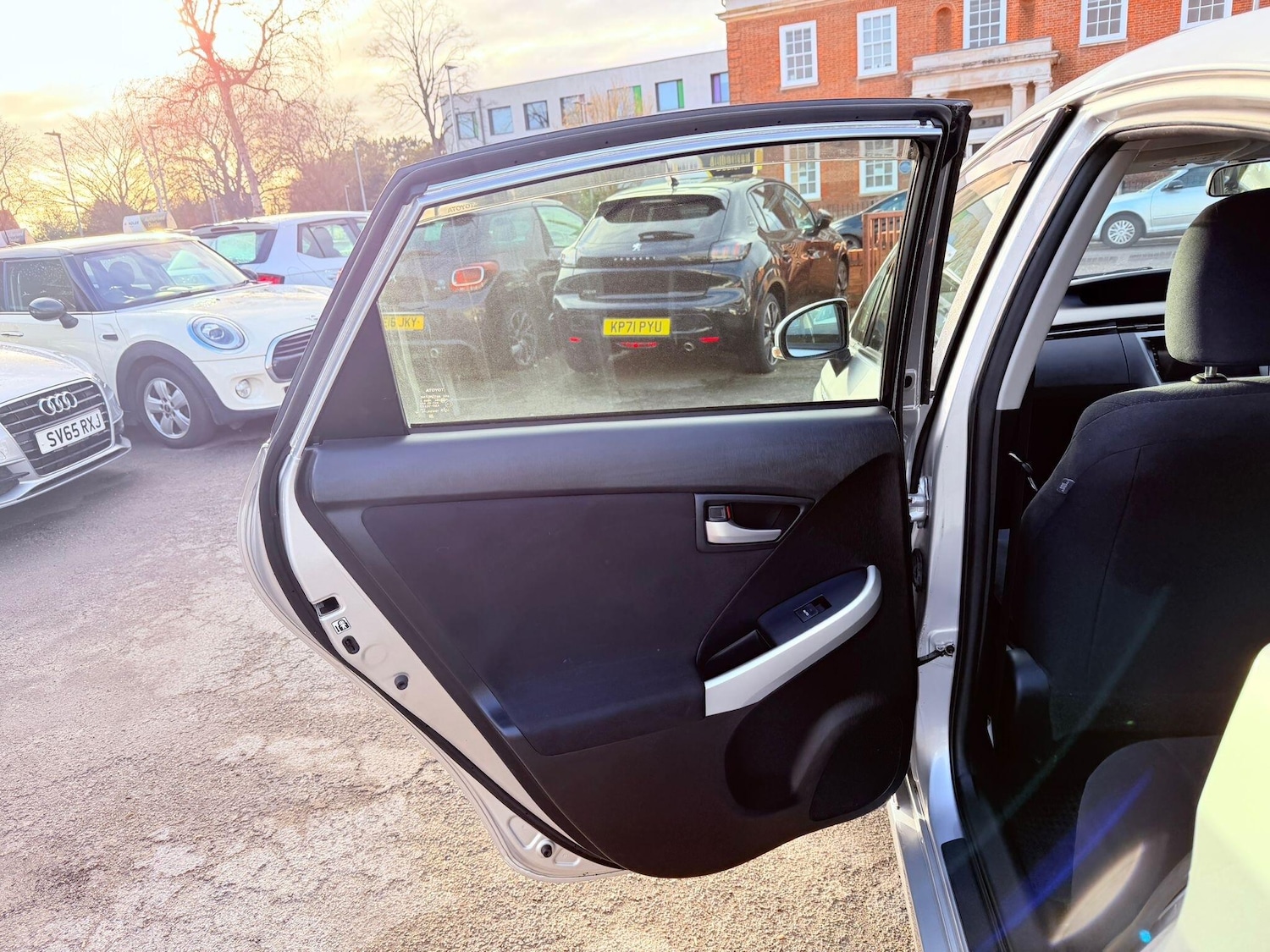 Used Toyota Prius 2020 for sale - 77074313: Photo 42