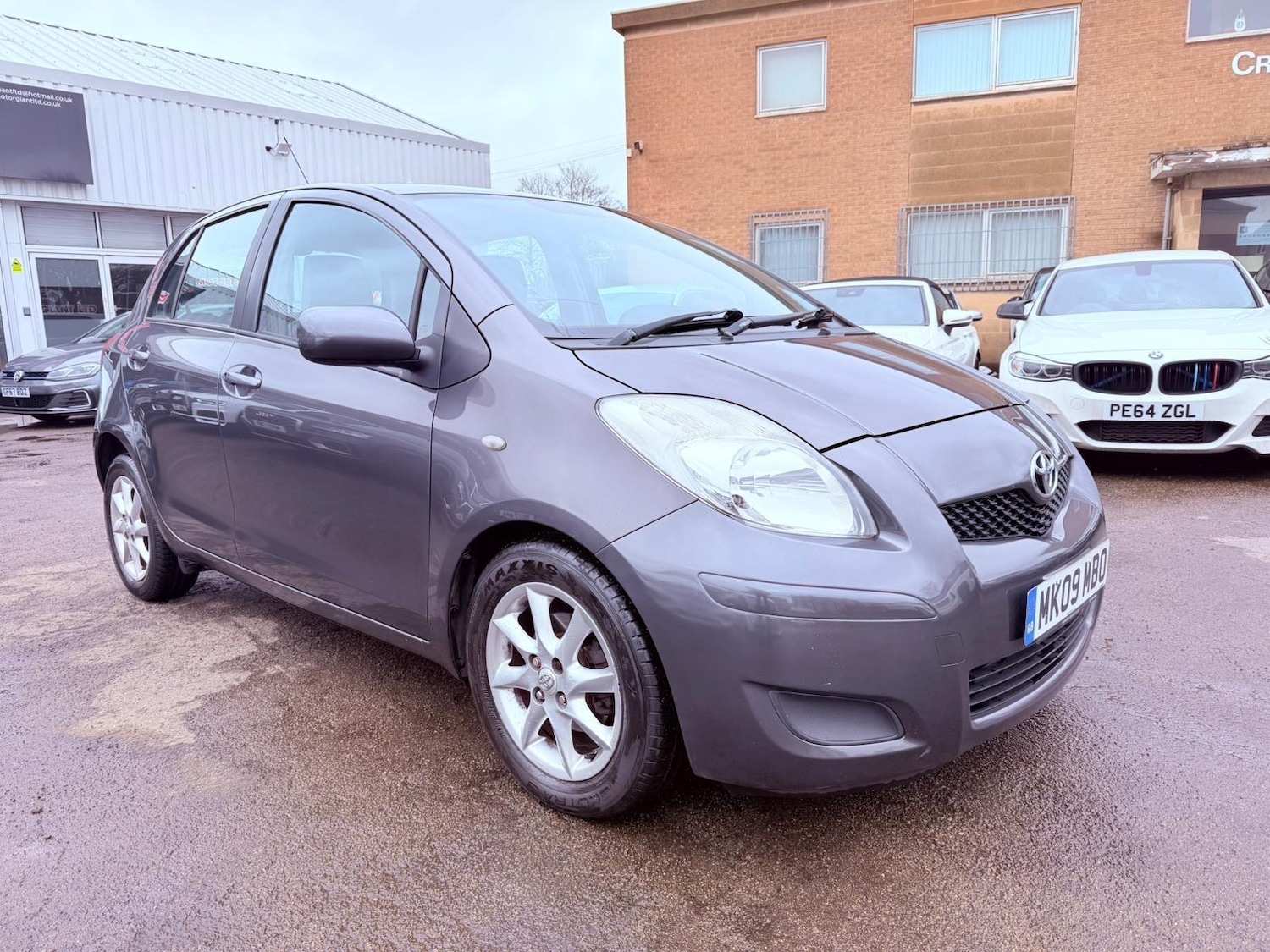 Used Toyota Yaris for sale - 77704703: Photo 2