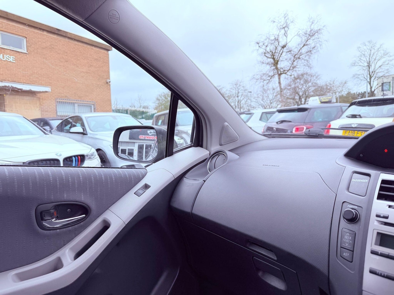 Used Toyota Yaris for sale - 77704703: Photo 32