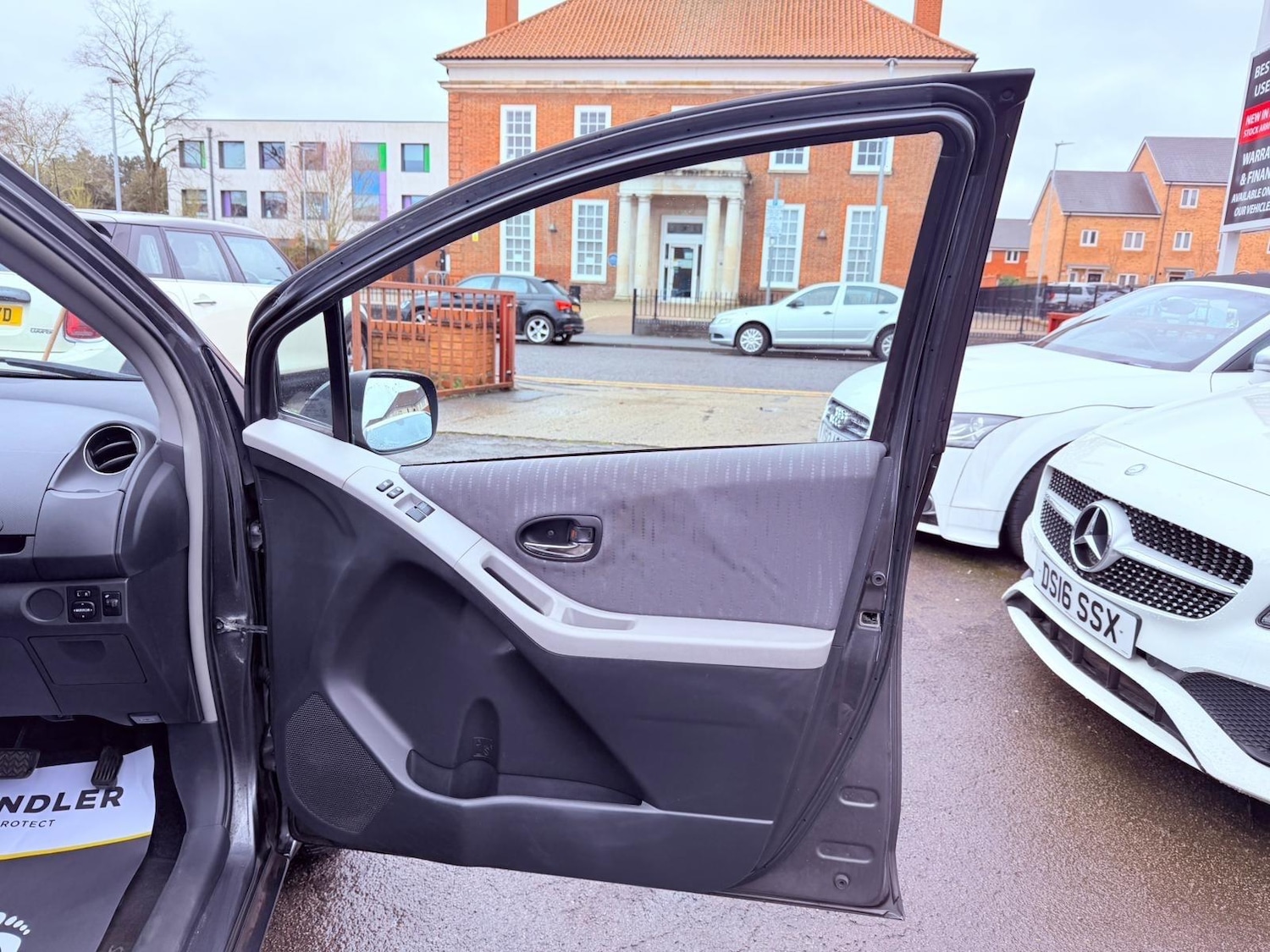 Used Toyota Yaris for sale - 77704703: Photo 34