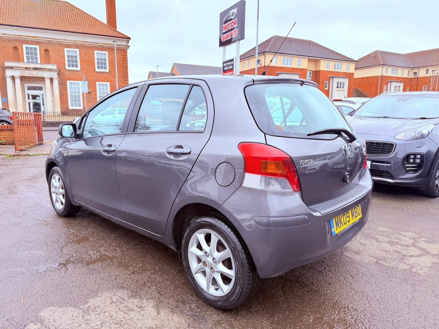 Used Toyota Yaris for sale - 77704703: Photo 4