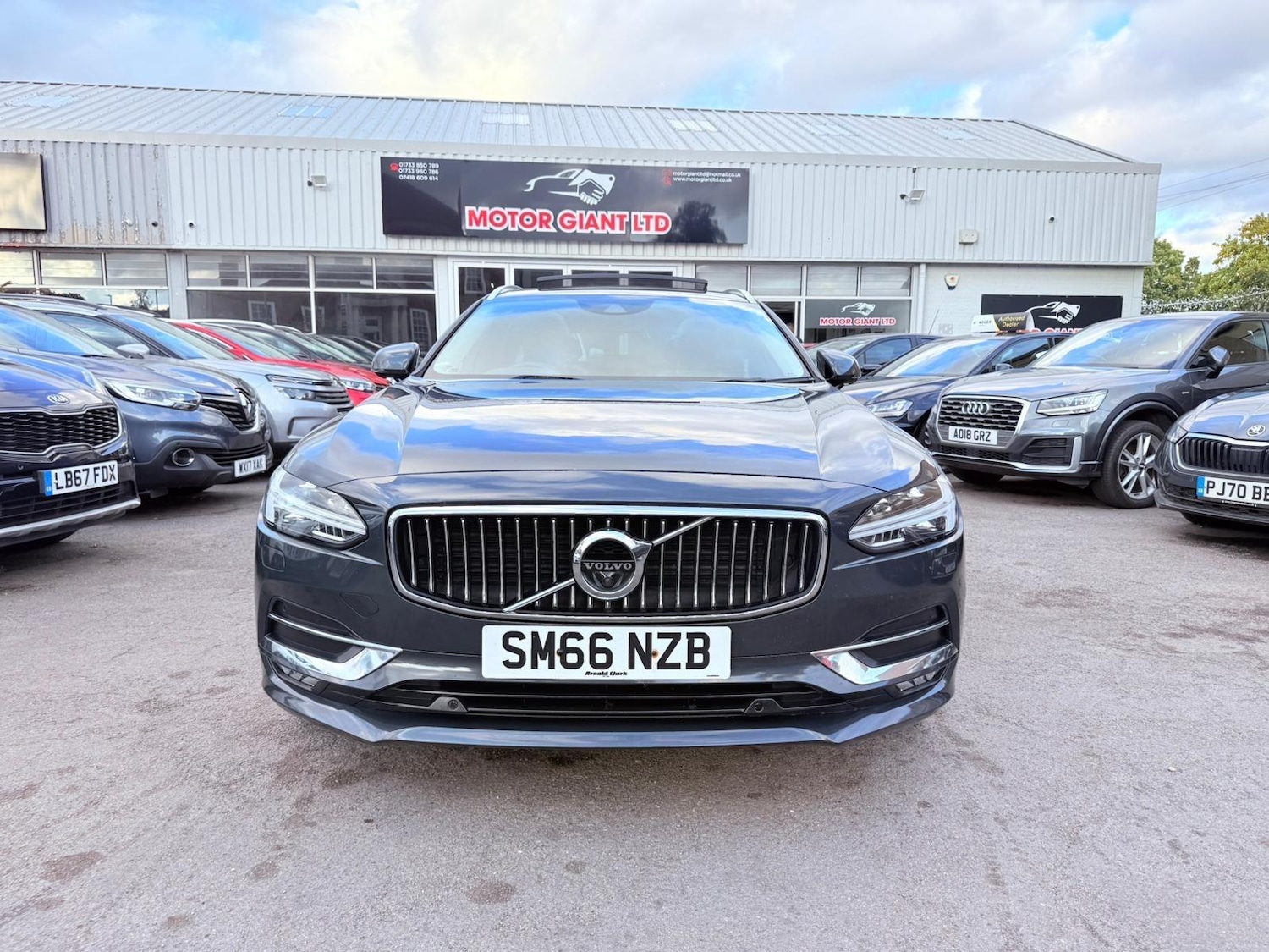 Used Volvo V90 2017 for sale - 76988513: Photo 3
