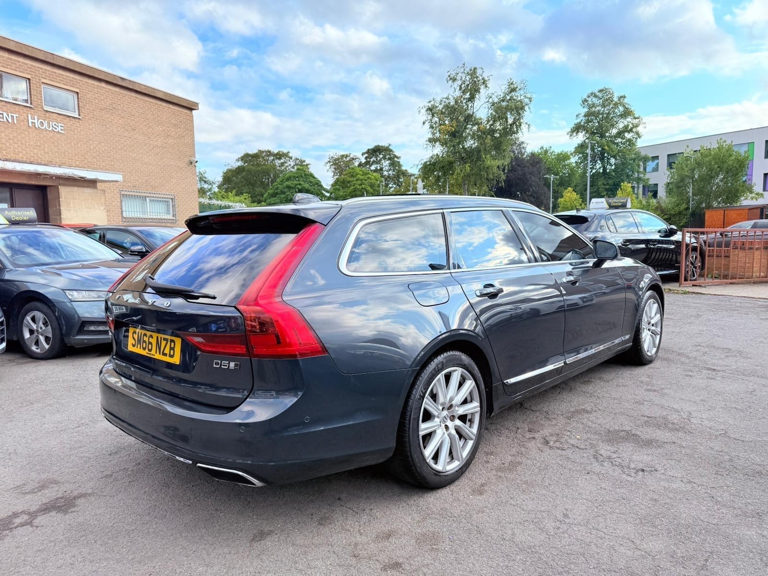 Used Volvo V90 2017 for sale - 76988513: Photo 5
