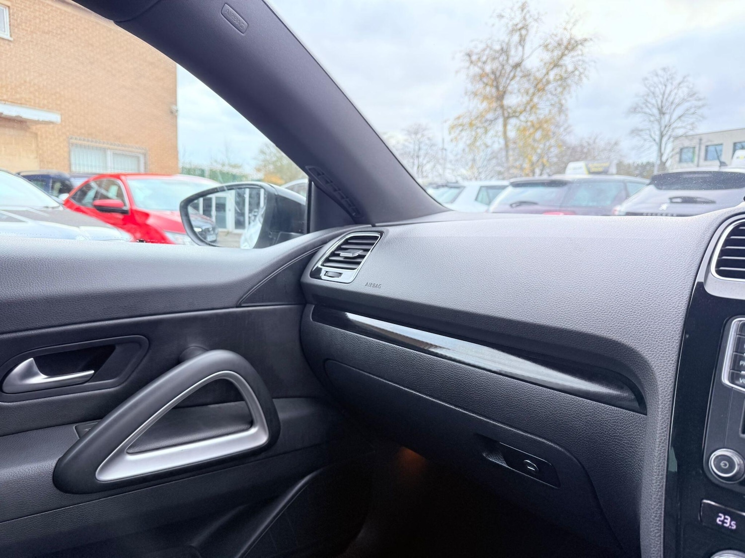 Used Volkswagen Scirocco 2015 for sale - 76247472: Photo 39