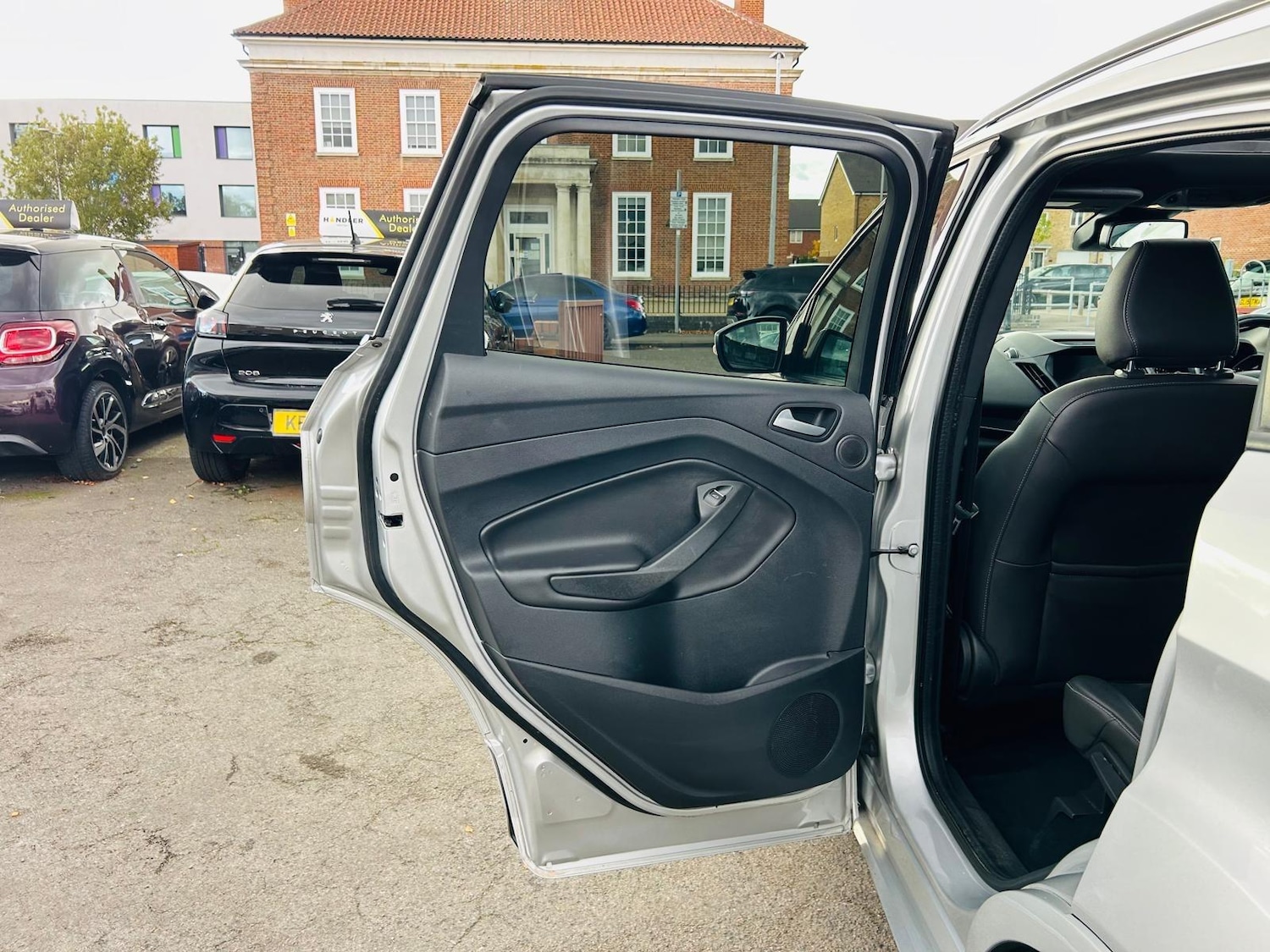Used Ford Kuga 2017 for sale - 76377949: Photo 51