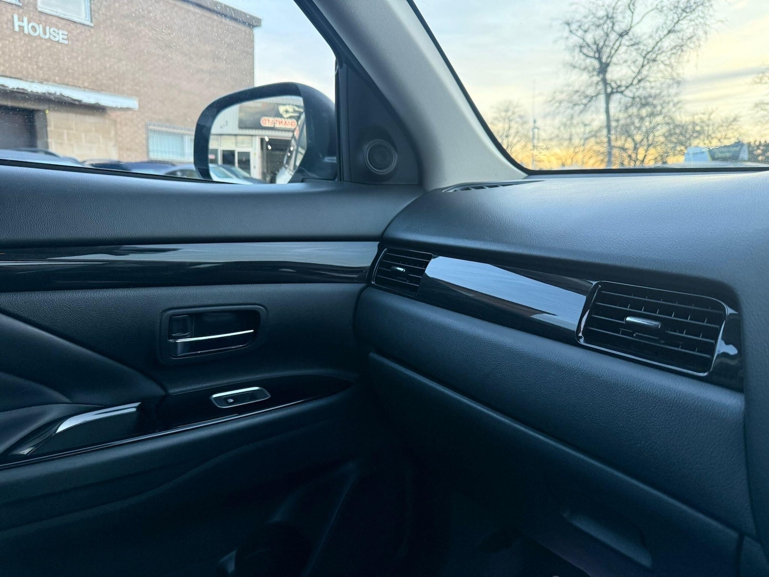 Used Mitsubishi Outlander 2018 for sale - 76936495: Photo 44