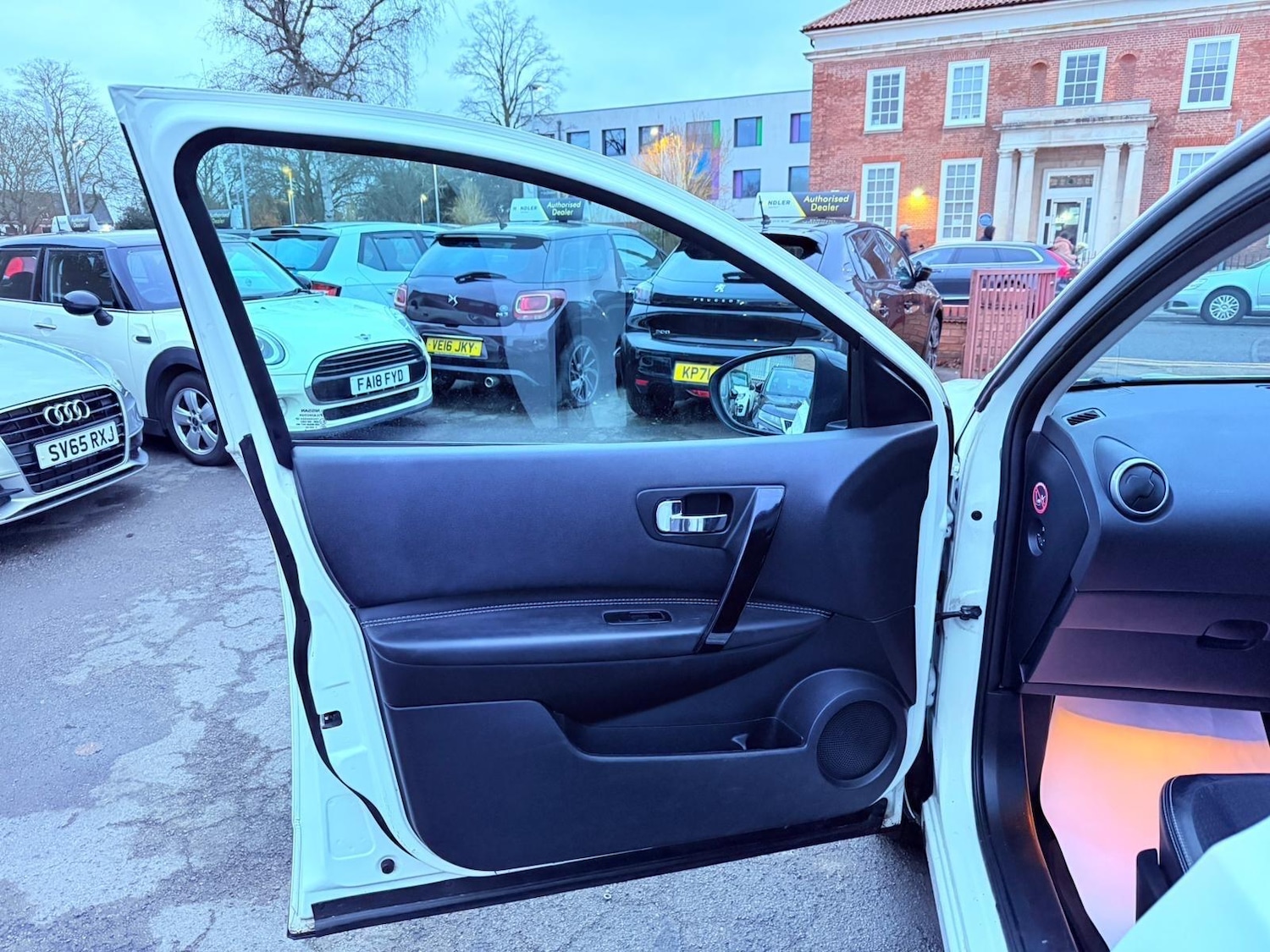 Used Nissan Qashqai 2013 for sale - 77163293: Photo 32