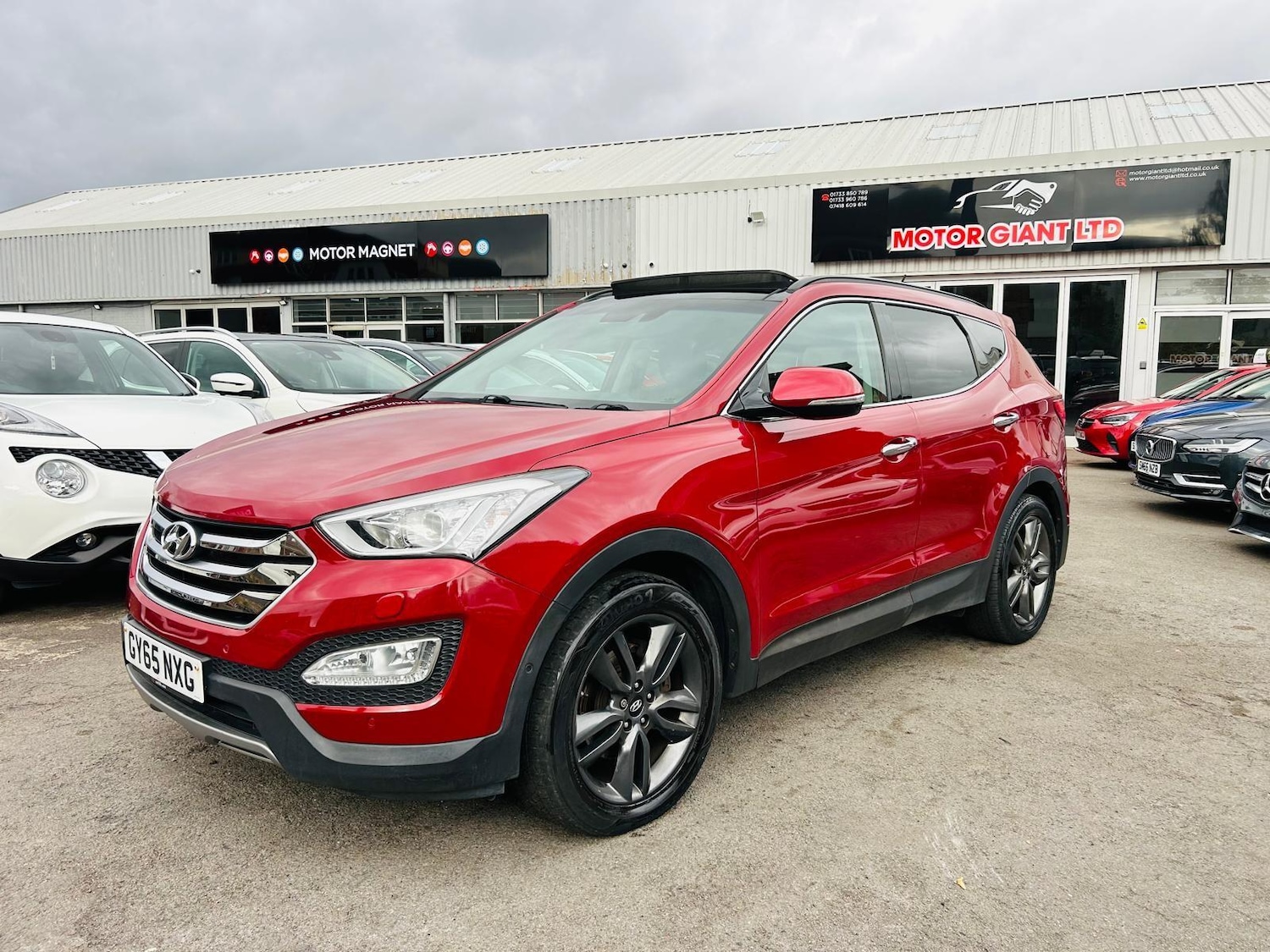 Used Hyundai Santa Fe 2015 for sale - 76456944: Photo 1