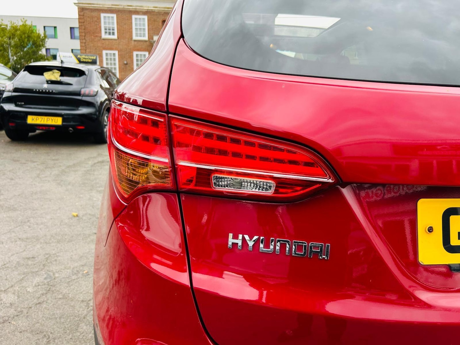 Used Hyundai Santa Fe 2015 for sale - 76456944: Photo 10