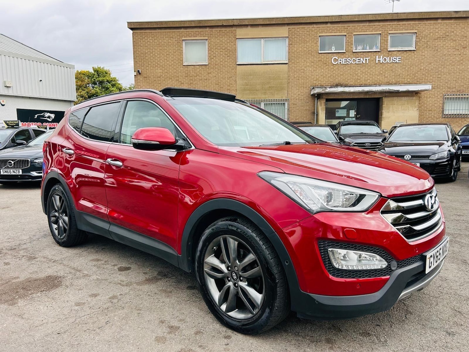 Used Hyundai Santa Fe 2015 for sale - 76456944: Photo 2