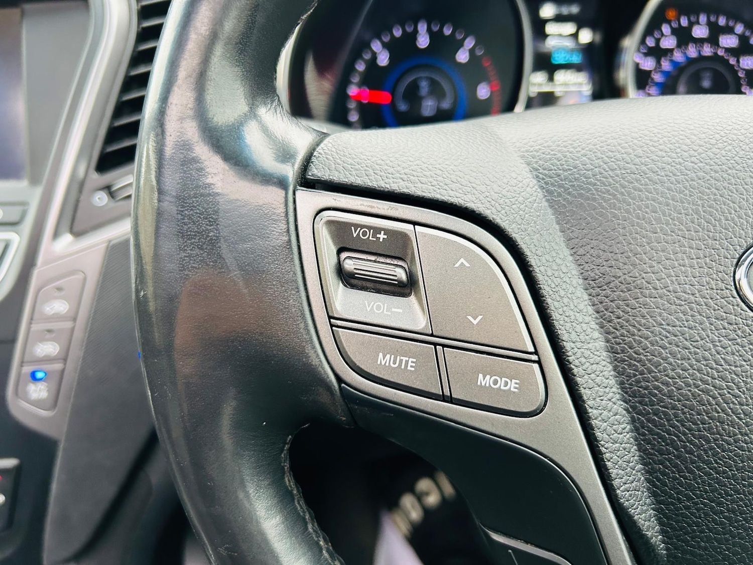 Used Hyundai Santa Fe 2015 for sale - 76456944: Photo 25