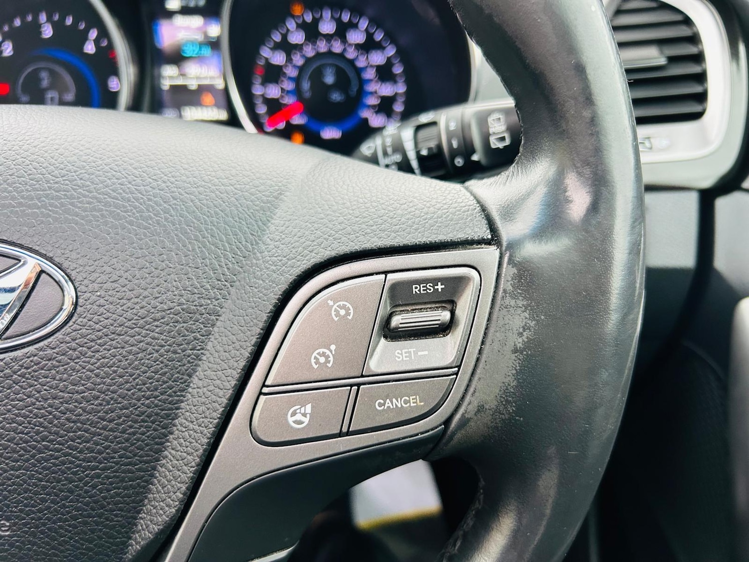 Used Hyundai Santa Fe 2015 for sale - 76456944: Photo 26