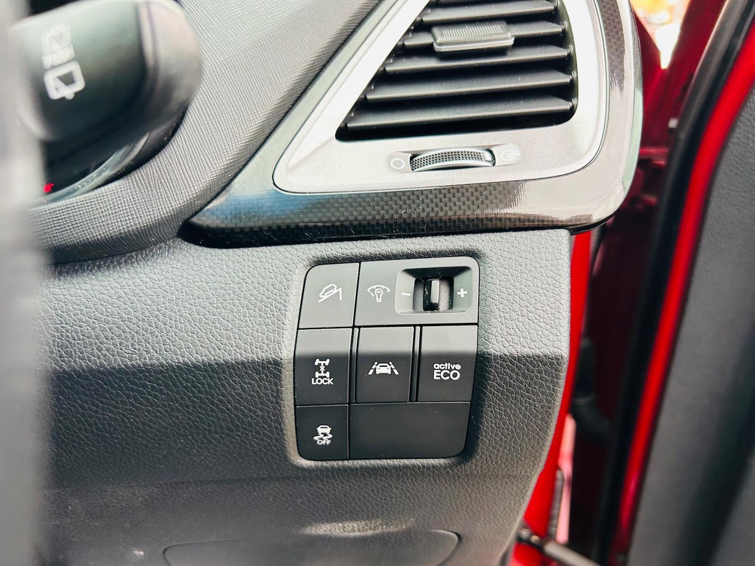 Used Hyundai Santa Fe 2015 for sale - 76456944: Photo 34