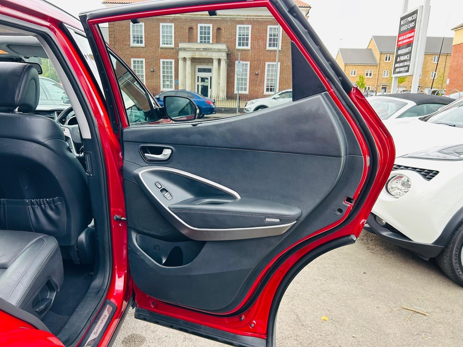 Used Hyundai Santa Fe 2015 for sale - 76456944: Photo 39