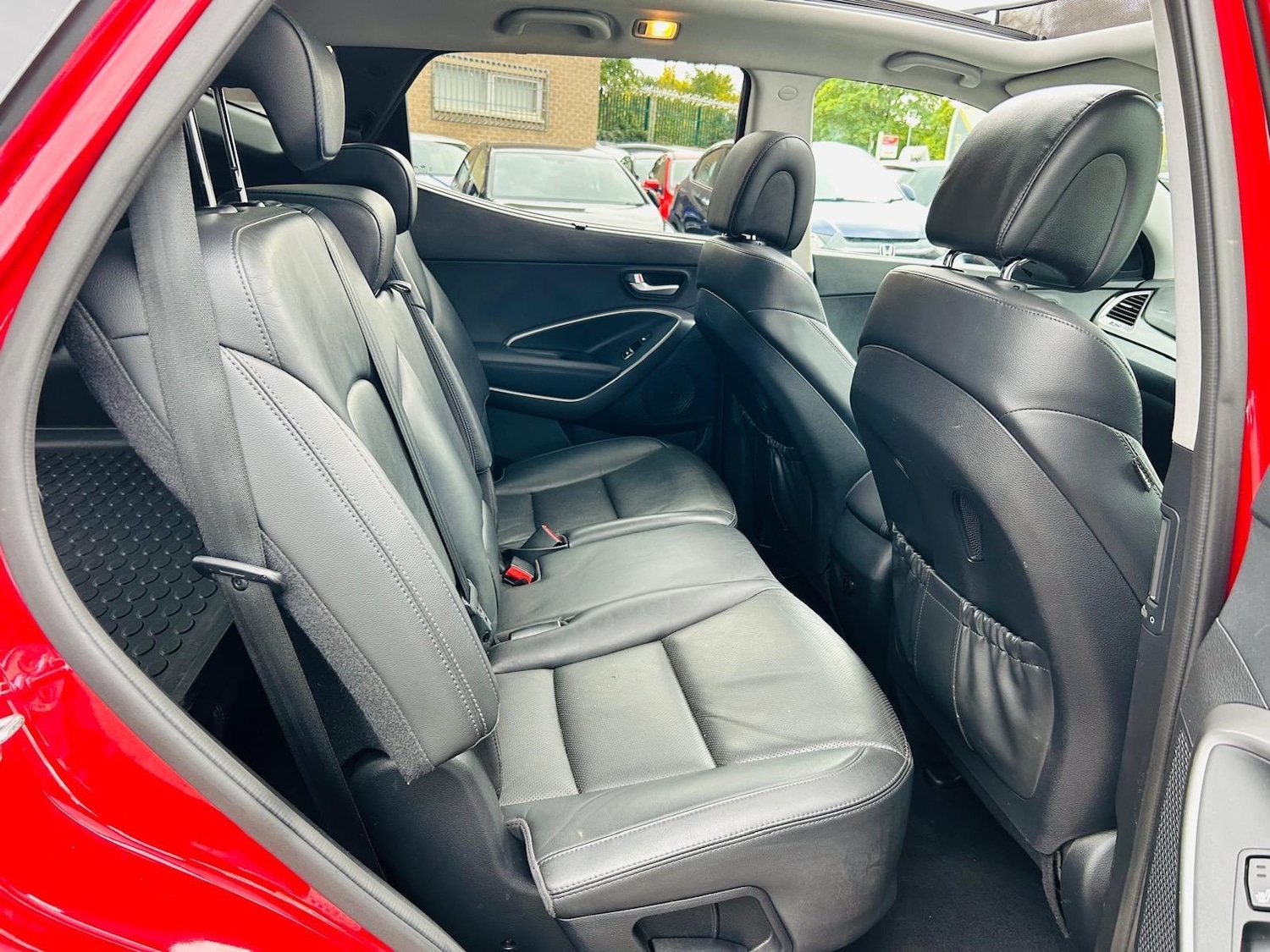 Used Hyundai Santa Fe 2015 for sale - 76456944: Photo 43