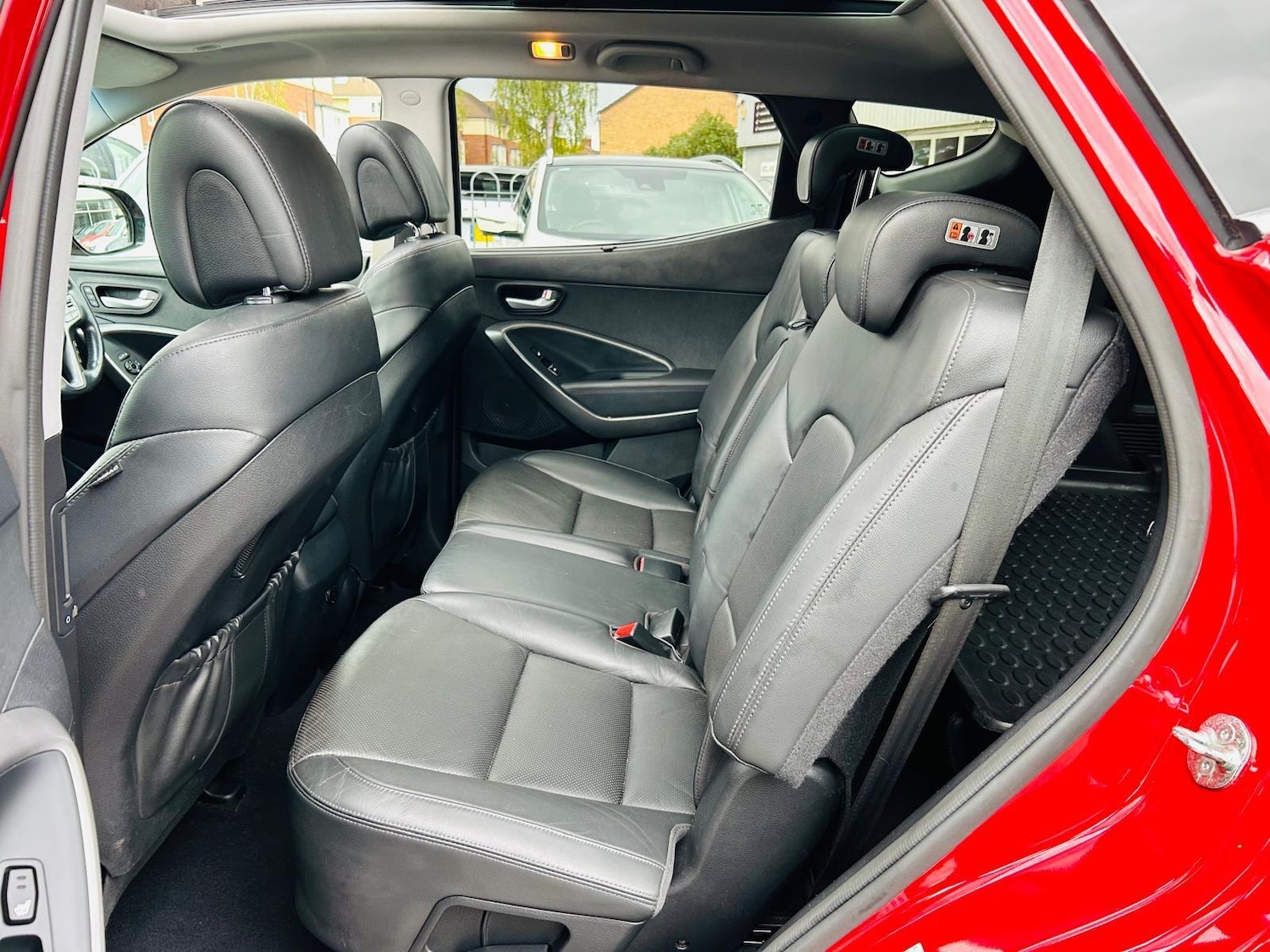 Used Hyundai Santa Fe 2015 for sale - 76456944: Photo 44