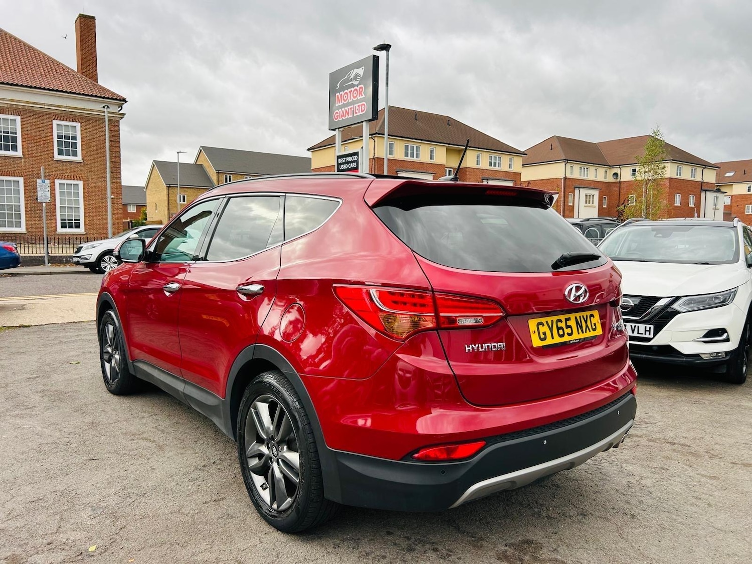 Used Hyundai Santa Fe 2015 for sale - 76456944: Photo 5