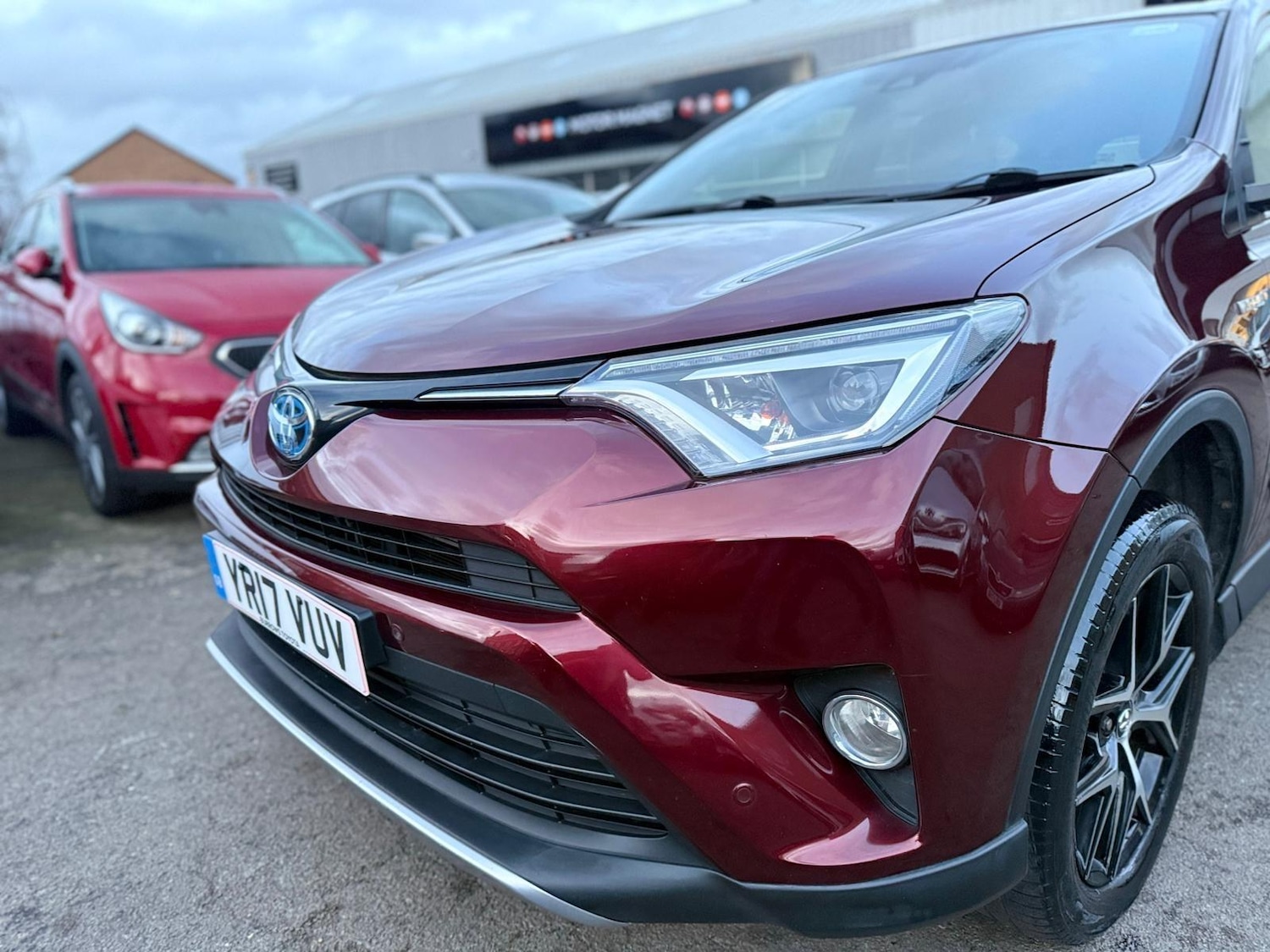 Used Toyota RAV4 2017 for sale - 76913918: Photo 10