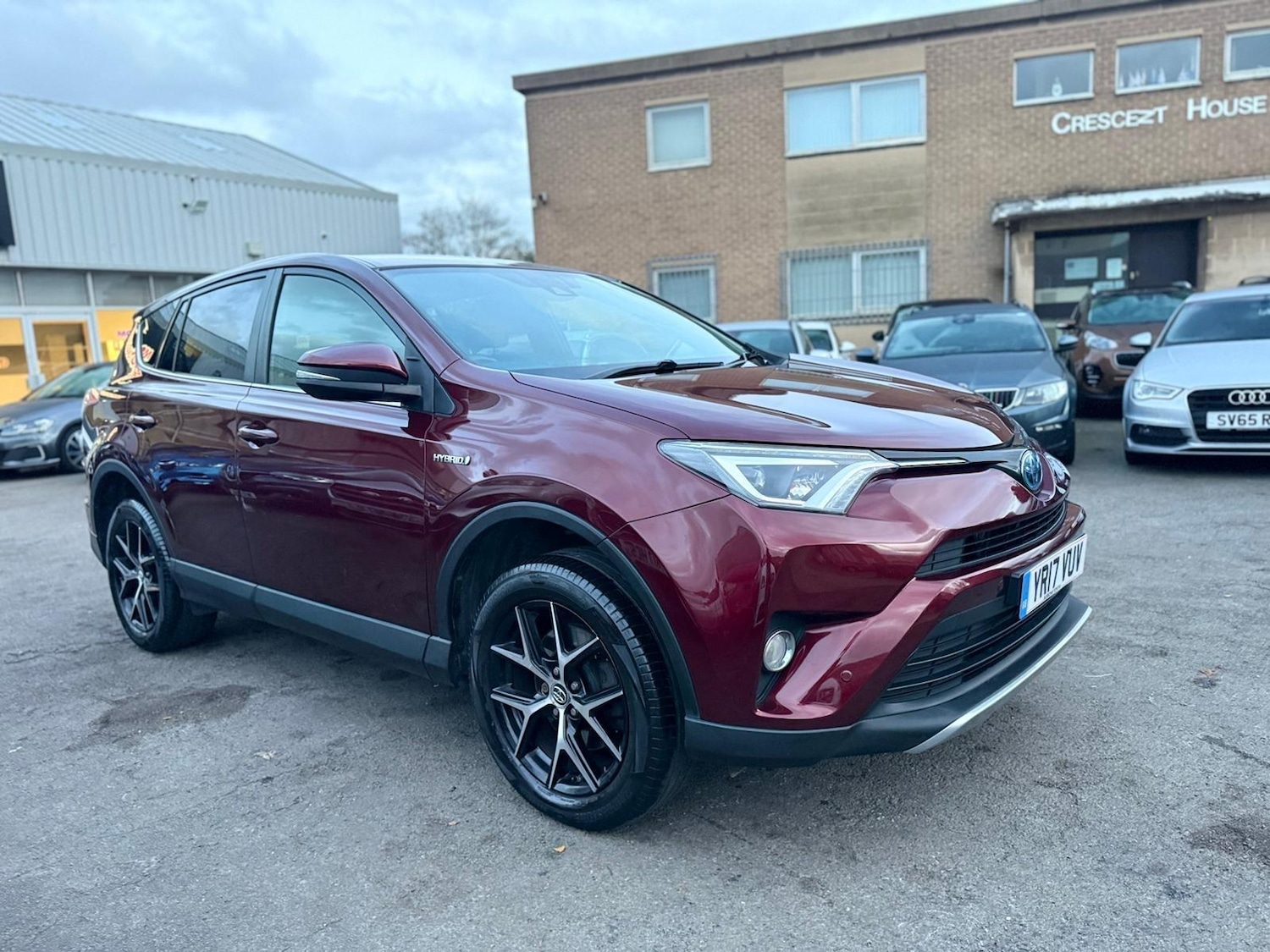 Used Toyota RAV4 2017 for sale - 76913918: Photo 2