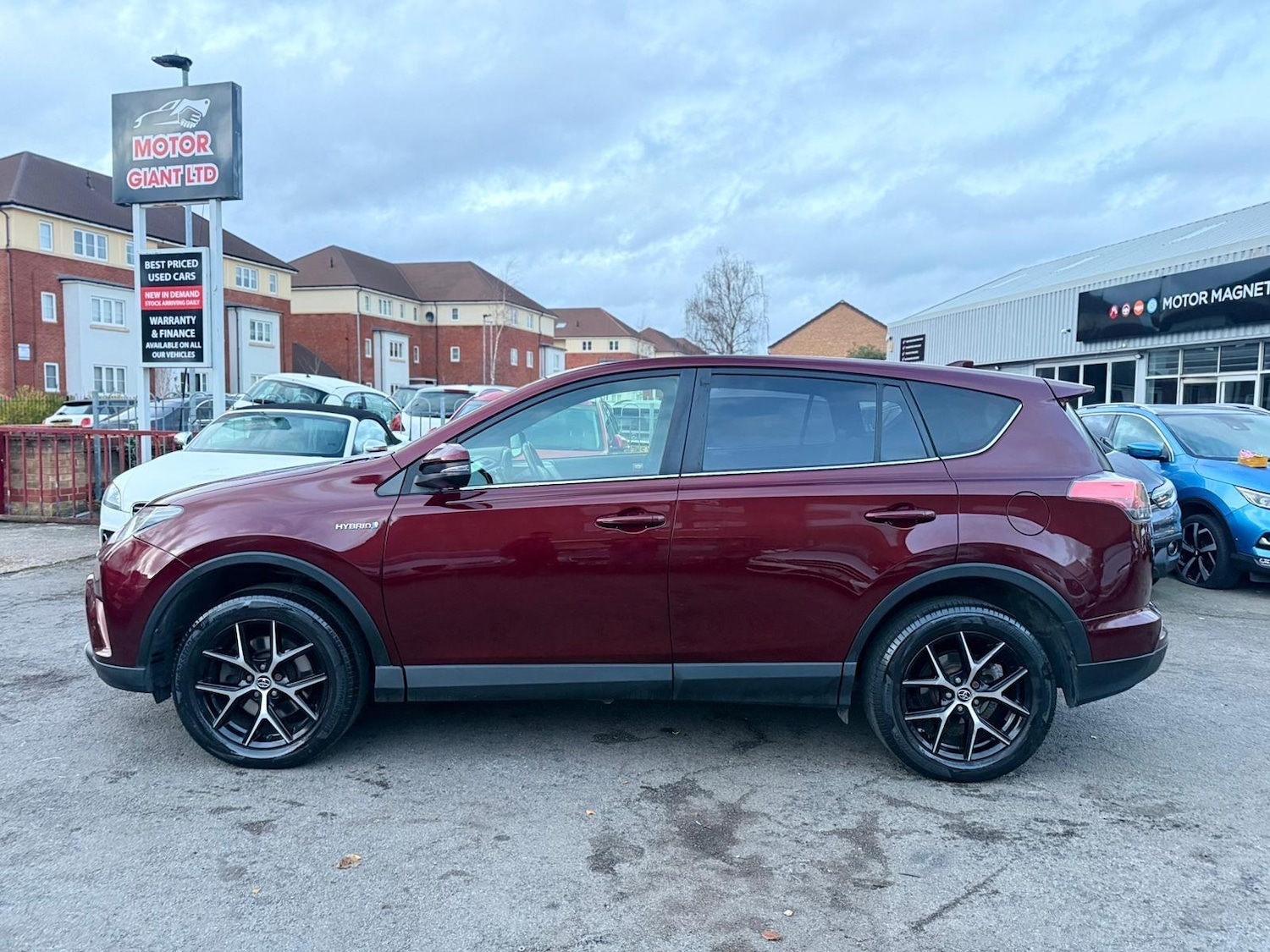 Used Toyota RAV4 2017 for sale - 76913918: Photo 24