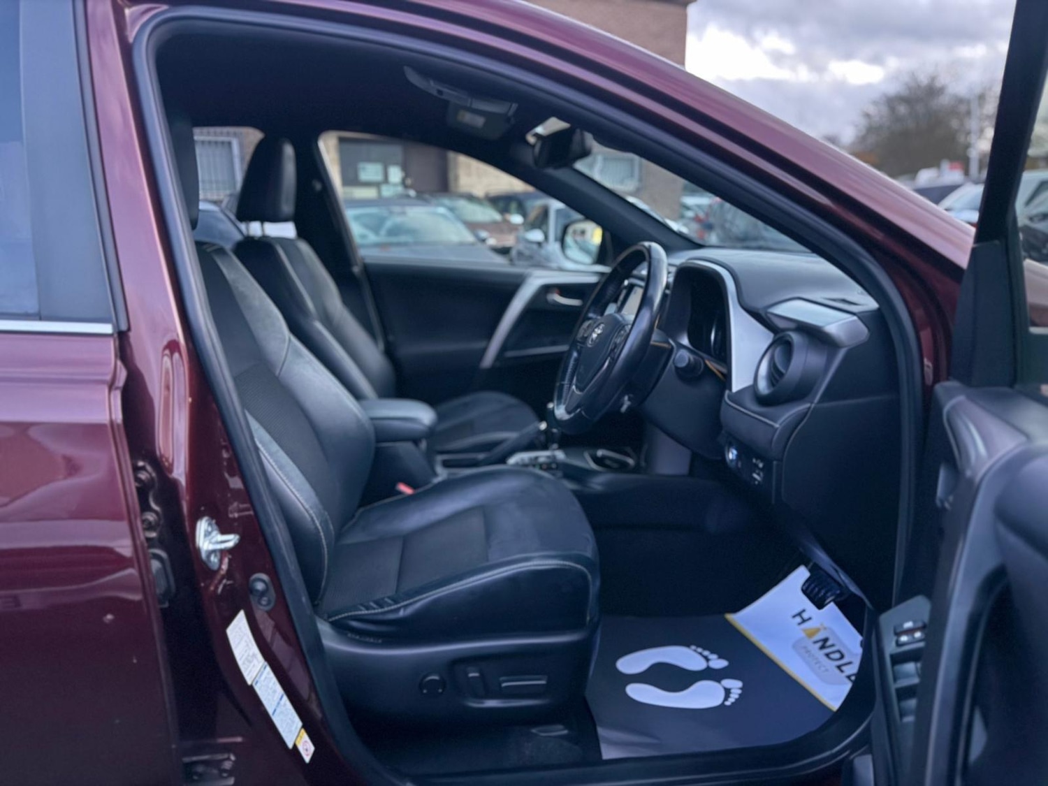 Used Toyota RAV4 2017 for sale - 76913918: Photo 26