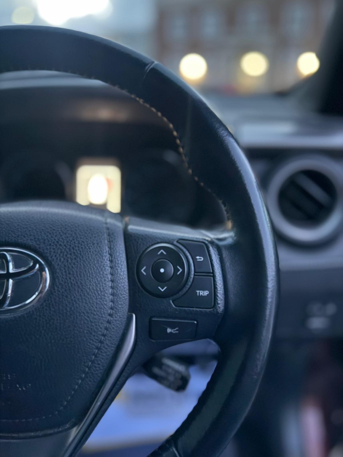 Used Toyota RAV4 2017 for sale - 76913918: Photo 32