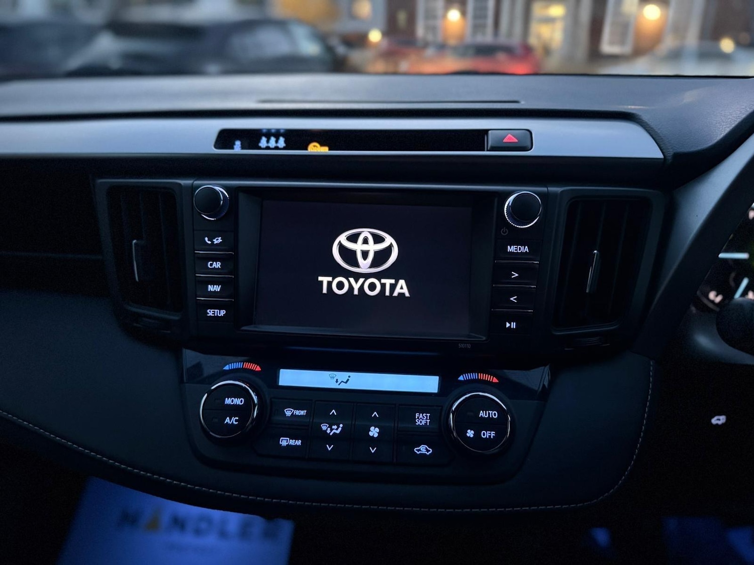 Used Toyota RAV4 2017 for sale - 76913918: Photo 33