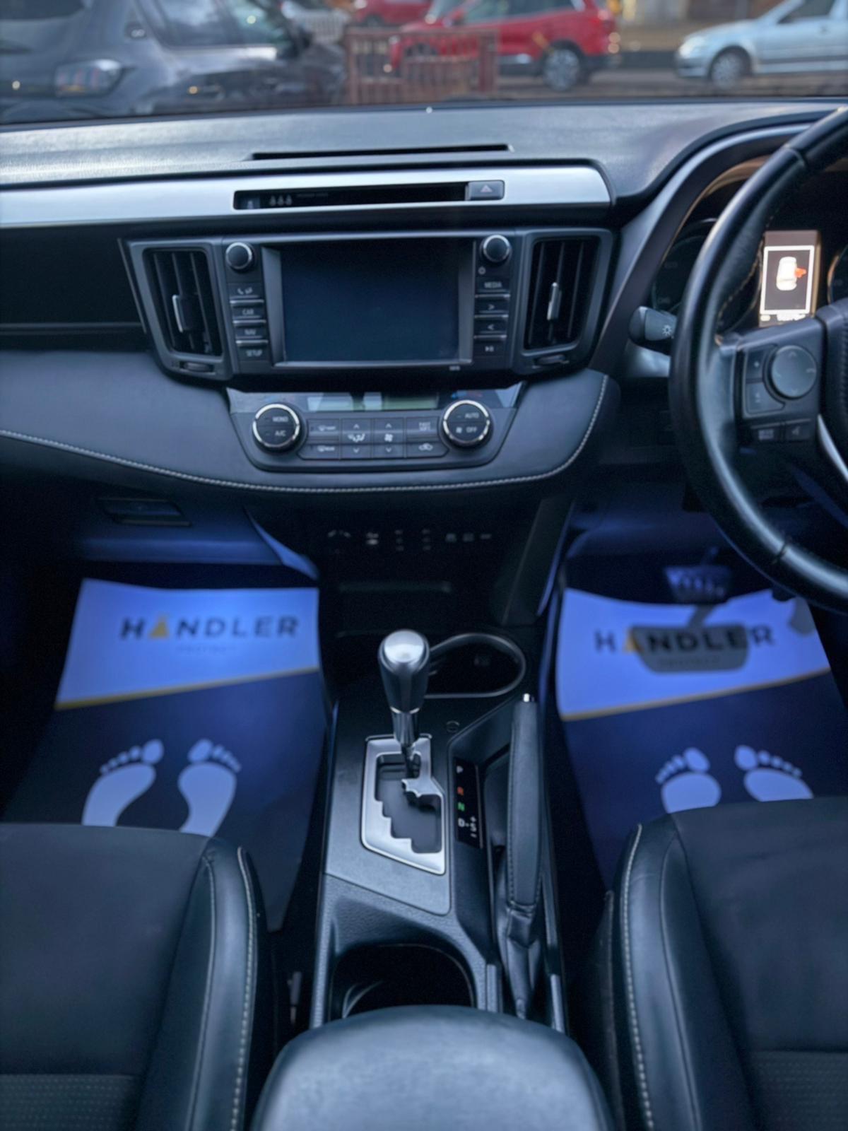 Used Toyota RAV4 2017 for sale - 76913918: Photo 38