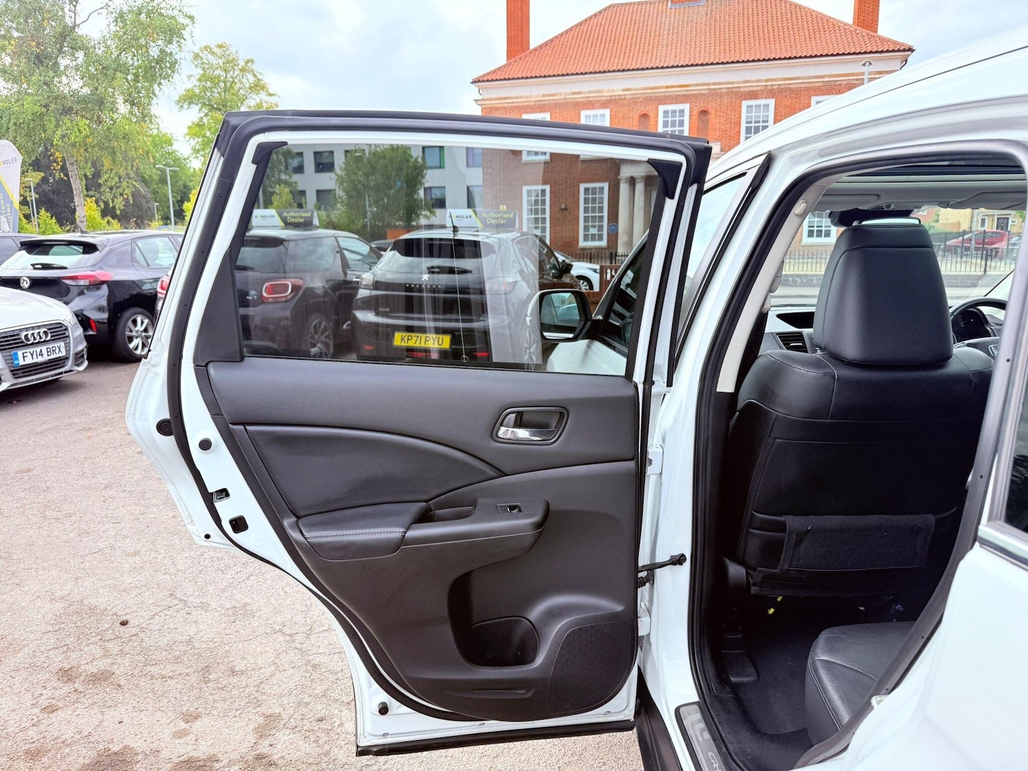 Used Honda CR-V 2014 for sale - 76020410: Photo 49