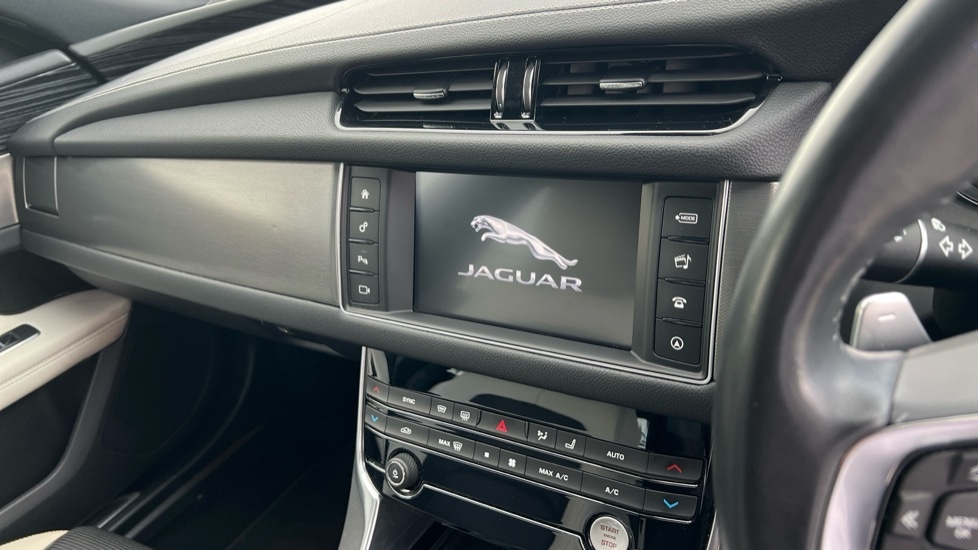 Used Jaguar XF 2017 for sale - 76007933: Photo 12