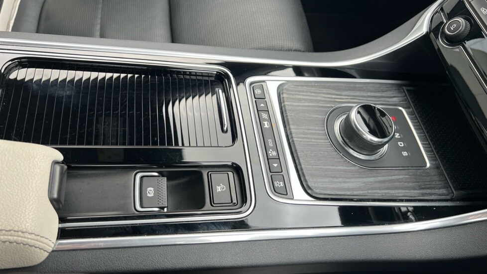 Used Jaguar XF 2017 for sale - 76007933: Photo 28