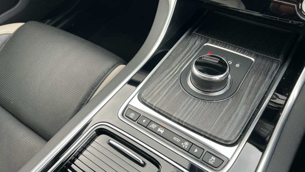 Used Jaguar XF 2017 for sale - 76007933: Photo 29