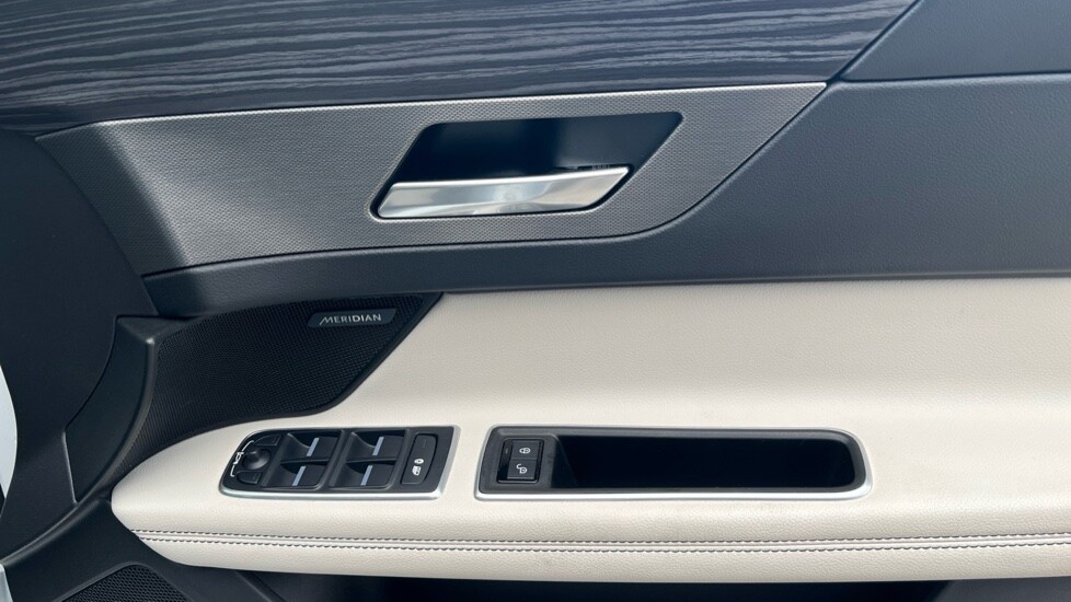 Used Jaguar XF 2017 for sale - 76007933: Photo 30