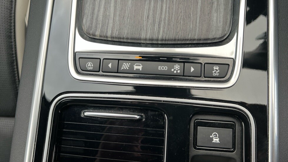 Used Jaguar XF 2017 for sale - 76007933: Photo 39