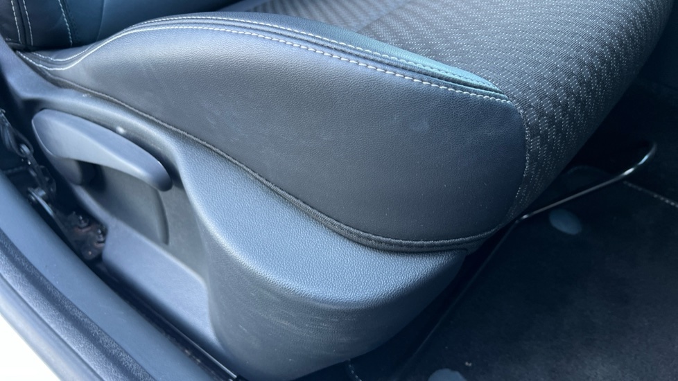 Used Renault Clio 2017 for sale - 76161448: Photo 32