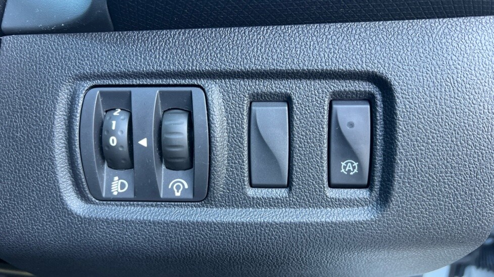 Used Renault Clio 2017 for sale - 76161448: Photo 33