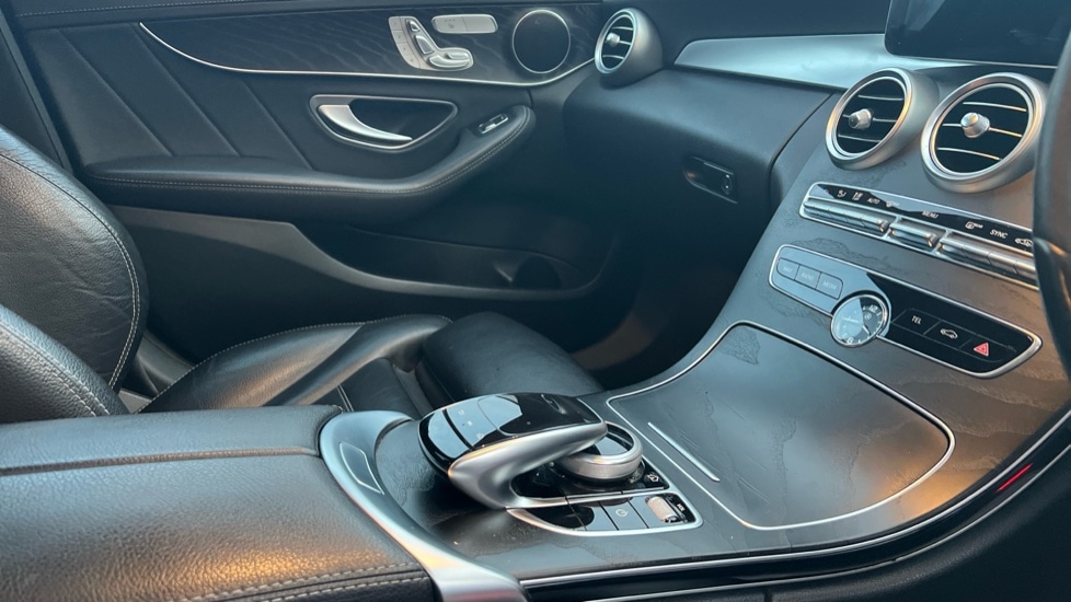 Used Mercedes-Benz C Class 2020 for sale - 76660716: Photo 28