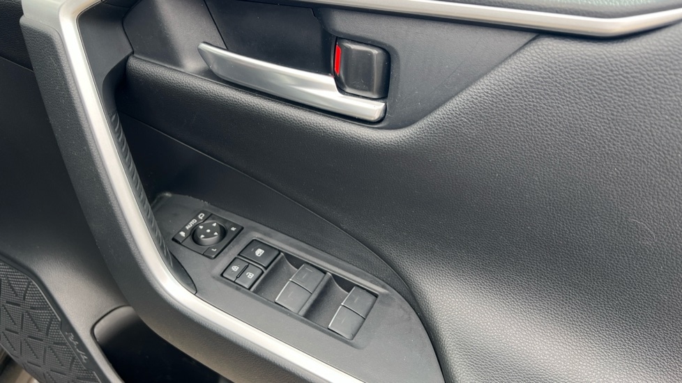 Used Toyota RAV4 2022 for sale - 76568070: Photo 30