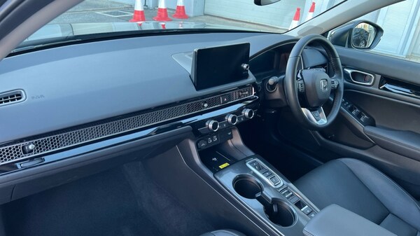 Used Honda Civic 2024 for sale - 76124705: Photo 2