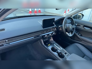 Used Honda Civic 2024 for sale - 76124705: Photo 2