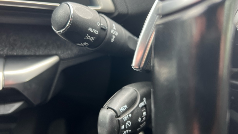 Used Peugeot 3008 2018 for sale - 76438011: Photo 25