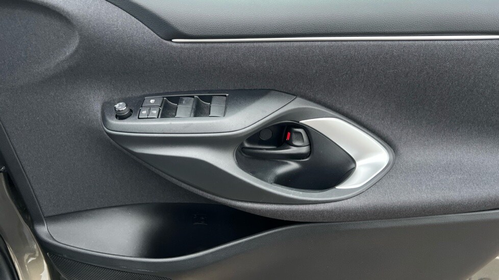 Used Toyota Yaris 2025 for sale - 76479884: Photo 30