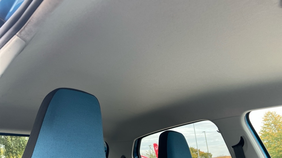 Used Volkswagen up! 2018 for sale - 76124355: Photo 31
