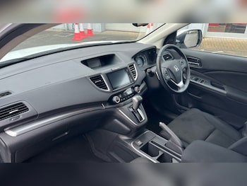 Used Honda CR-V 2018 for sale - 76960068: Photo