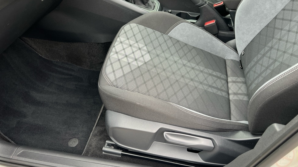 Used Volkswagen Polo 2024 for sale - 76124423: Photo 32