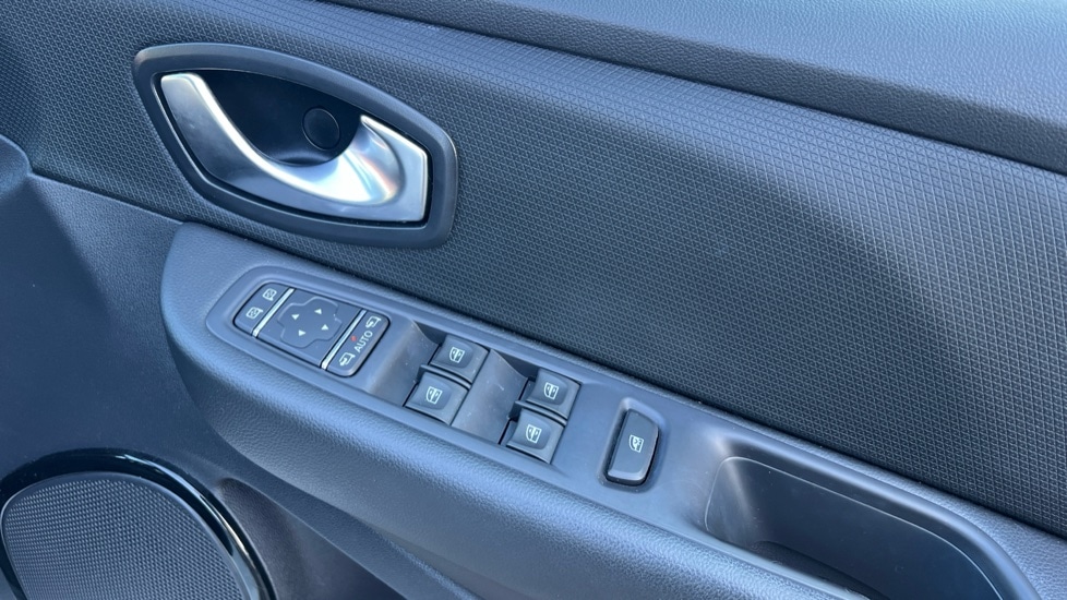 Used Renault Clio 2017 for sale - 77053385: Photo 30