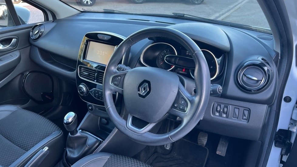 Used Renault Clio 2017 for sale - 77053385: Photo 9