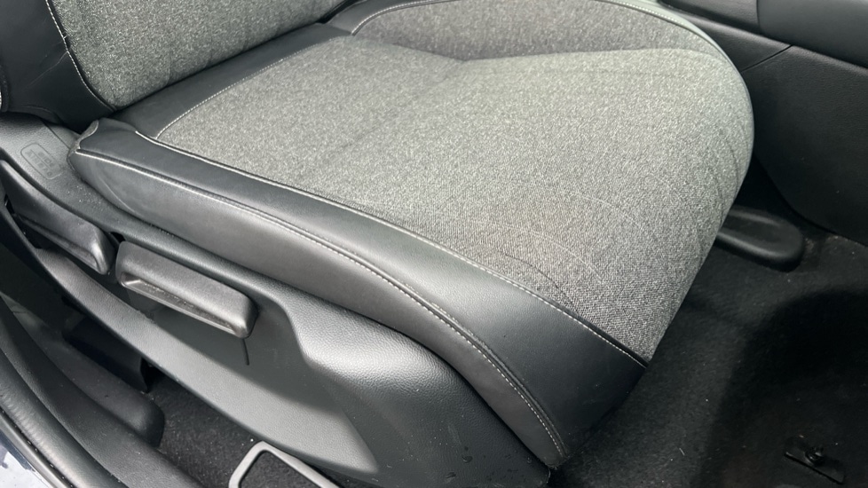 Used Honda Jazz 2023 for sale - 76908036: Photo 31